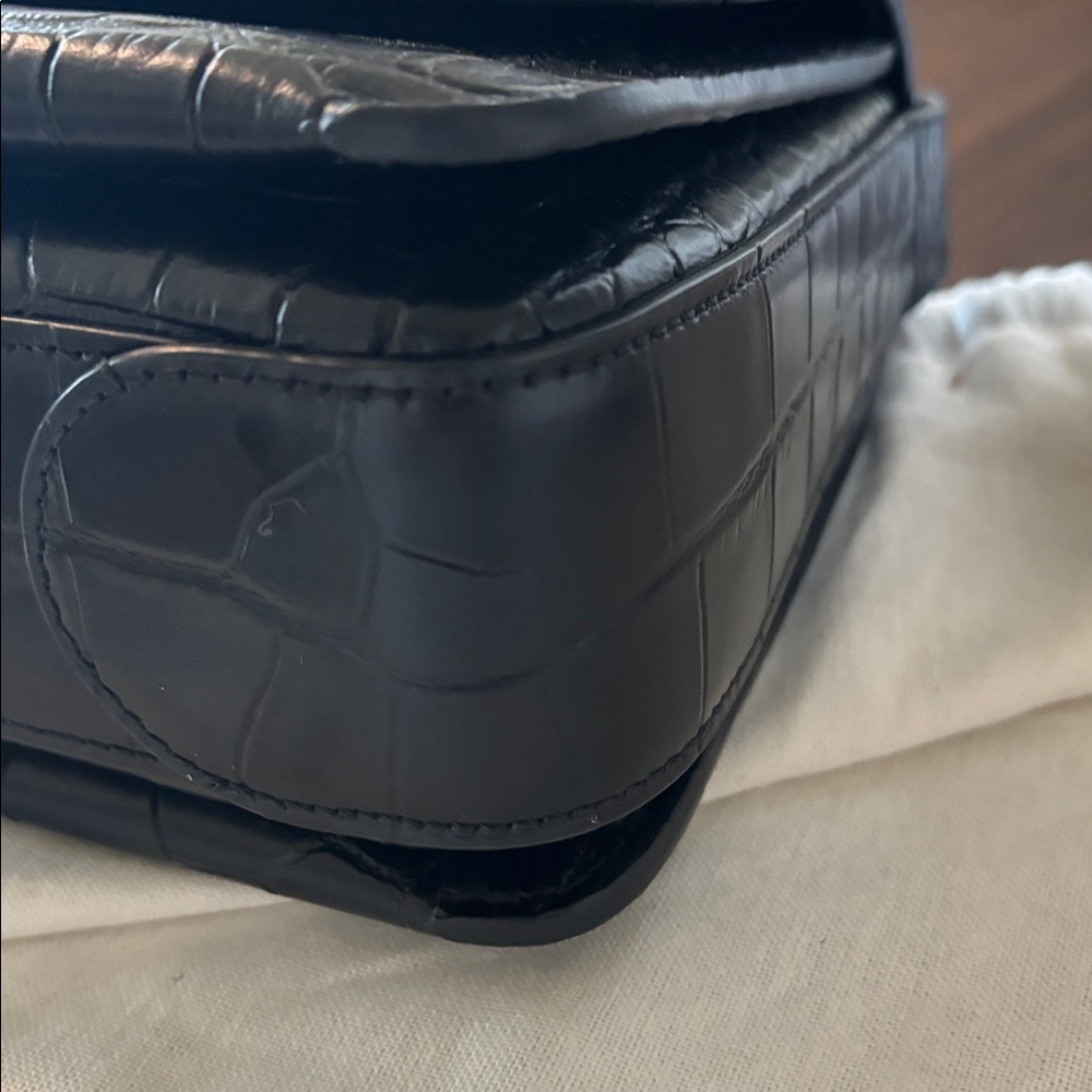 Cuyana Black Croc Embossed Shoulder Bag - Picture 8 of 12